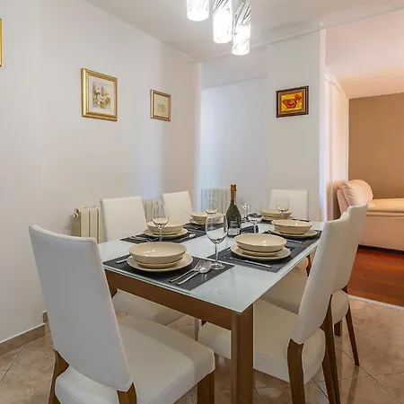 Stunning Apartment In Pula With Kitchen Exterior photo
