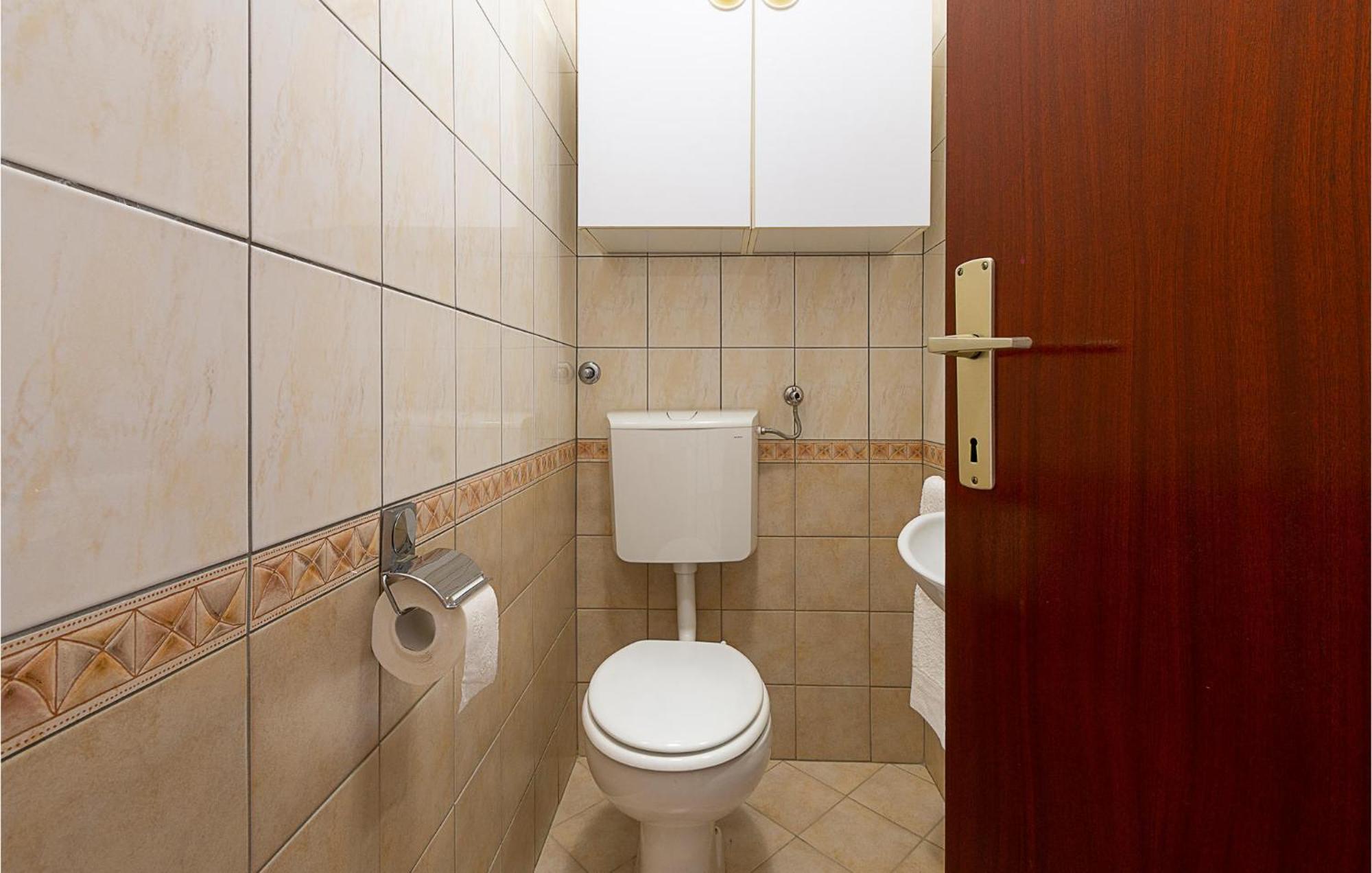 Apartman Stunning In With Kitchen